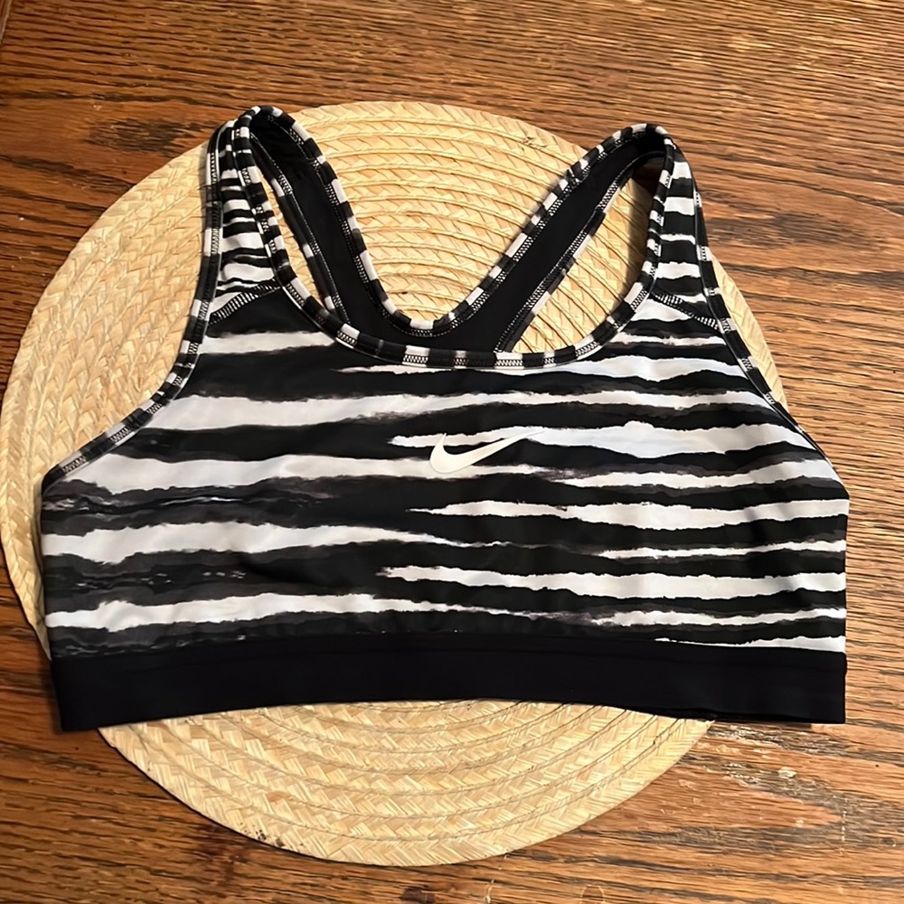 Nike Racer-Back long line  Sports Bra Size Medium